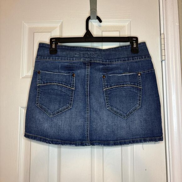 VTG 'Bubblegum' Size 11/12 Y2K Vibes Star Studded Denim Mini Skirt Vintage 2000s - Picture 6 of 8